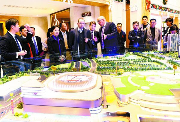 國際籃聯(lián)考察團(tuán)實(shí)地考察2019年男籃球佛山賽區(qū)主場館